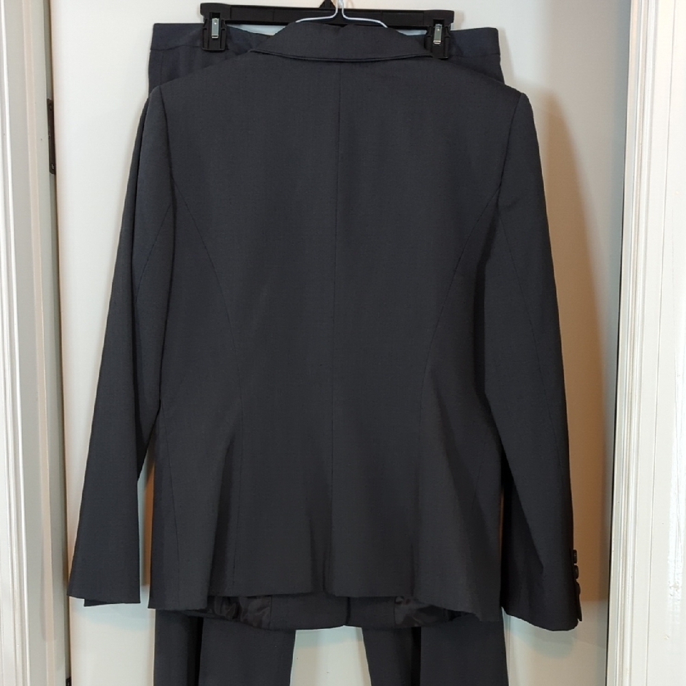 Tahari Women's Blazer and Pants Set - Picture 6 of 11